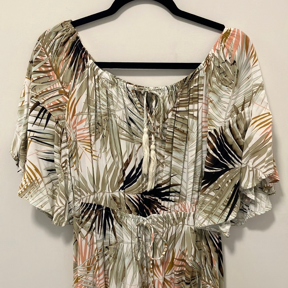 Flowy tropical print dress